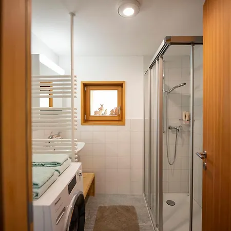 Semesterbostad Stalla Capre Isola Maloja