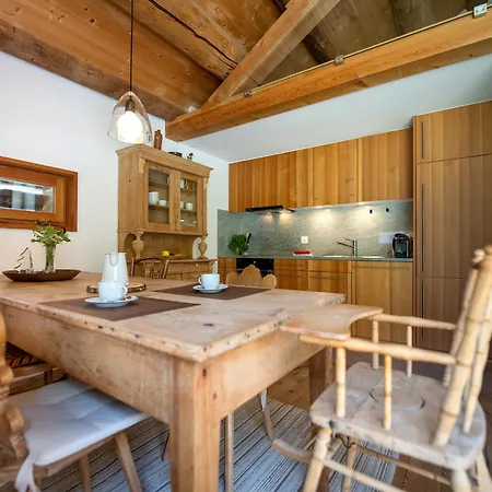 Stalla Capre Isola *